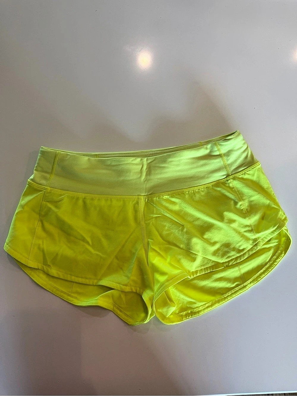 Lululemon Speed Up Low-Rise Lined Shorts 2.5” | Size 4 | Highlight Yellow